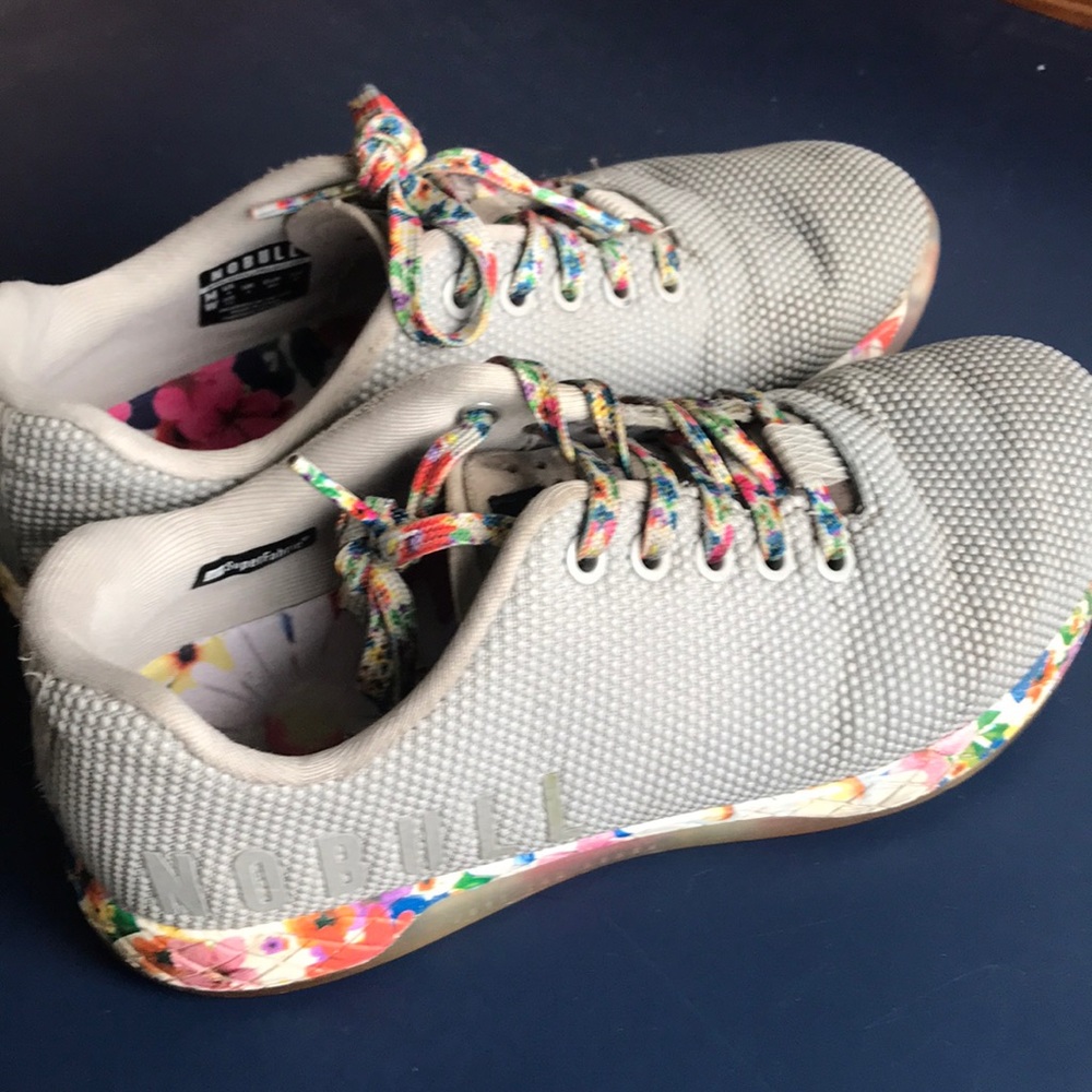 NO BULL Grey Floral Size 7.5 Women’s (6Men) **rare